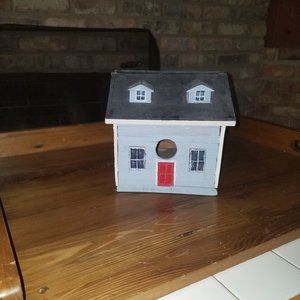 Handmade wood decor birdhouse (decoration)